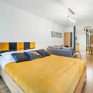 https://apartament-studio-z-parkingiem-22-c-perowa-przysta-holiday-city.kolobrzeghotels.com